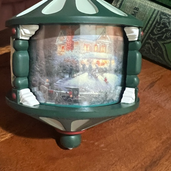 Thomas Kinkade Hallmark Keepsake Ornament Victorian Christmas Painter of Light - Picture 3 of 7